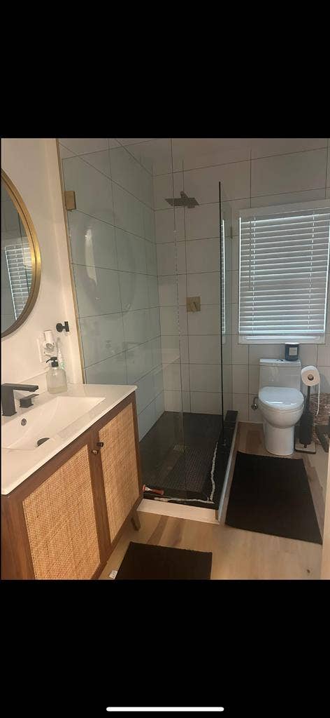 Room for rent off of Mission St!