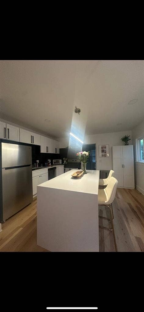 Room for rent off of Mission St!