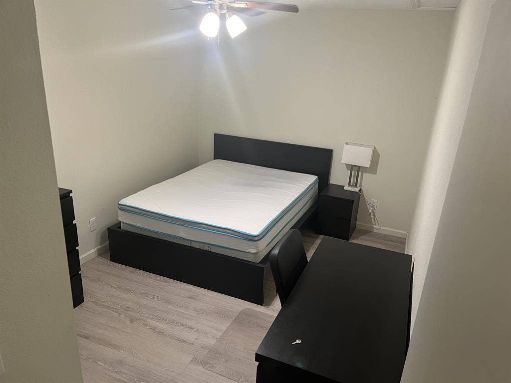 Furnished-ABP-Large Room-Nor Austin