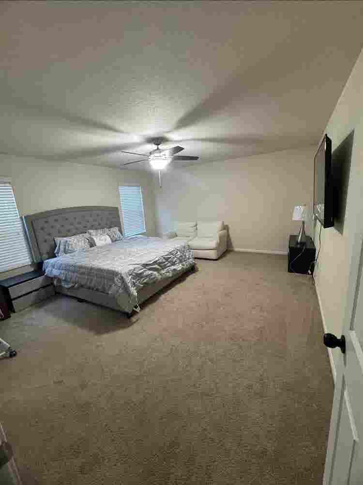 Private room for rent