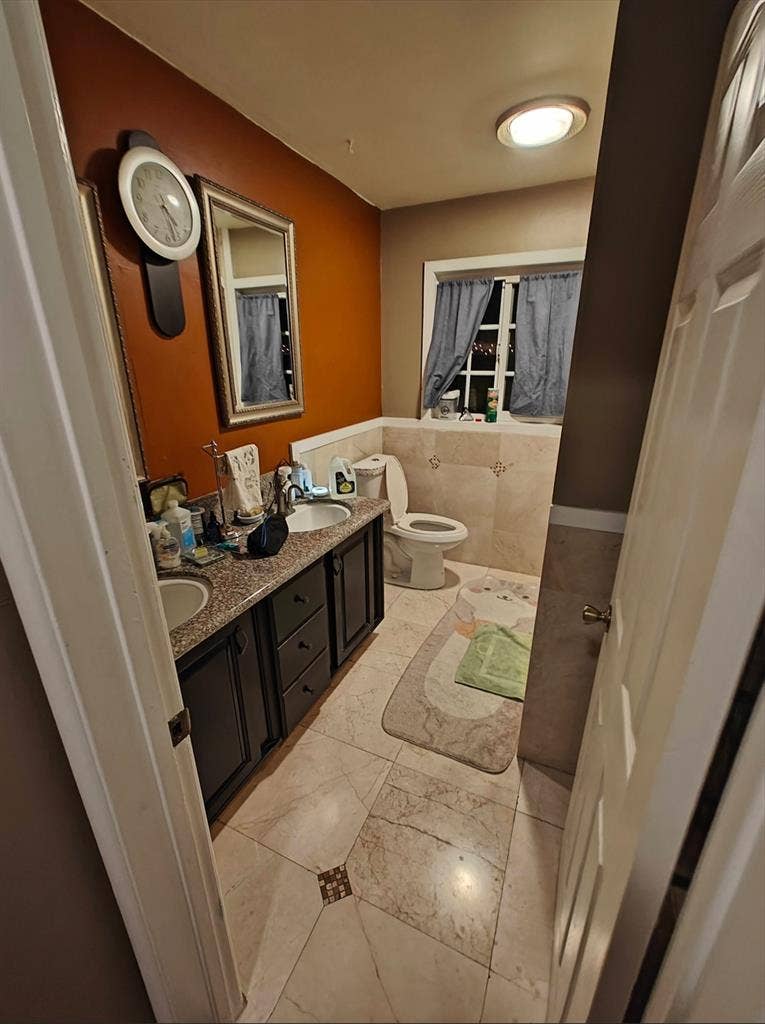 1b private bath, in cats