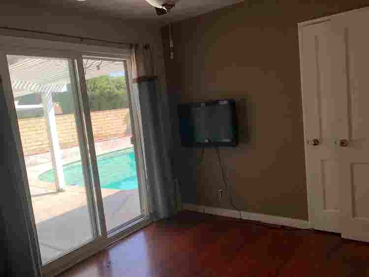BIG private bath, garage parking