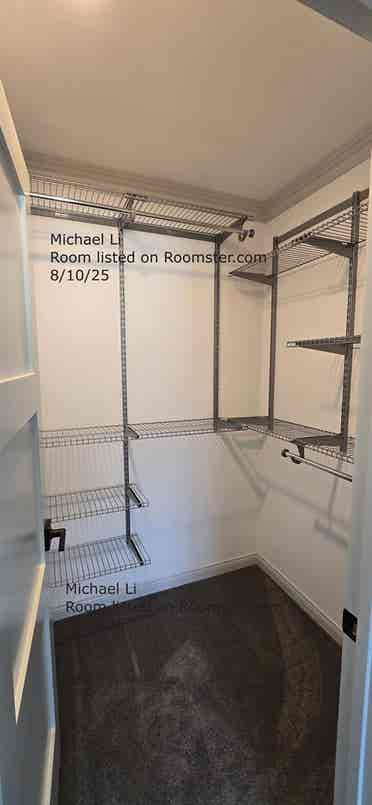 Room for Rent w/ Parking Space