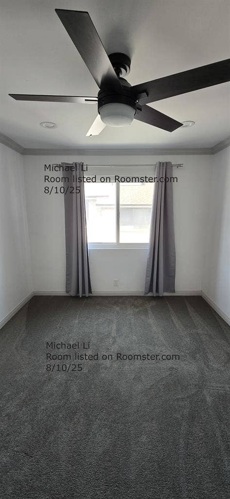 Room w/ Garage Parking Space