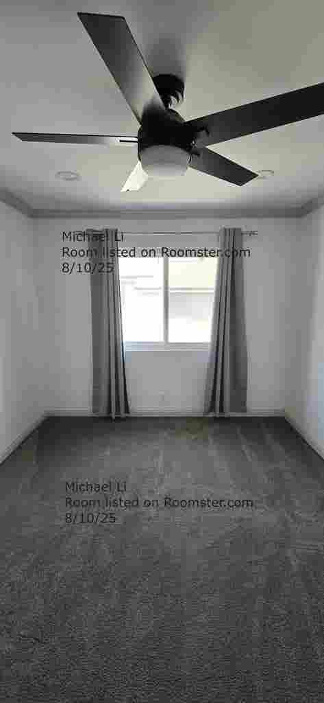Room w/ Garage Parking Space