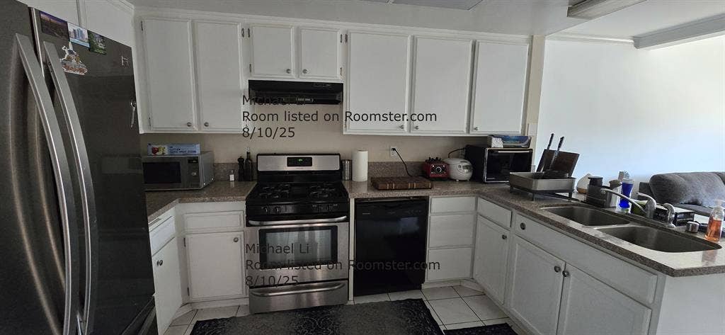 Room w/ Garage Parking Space