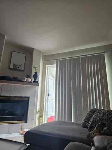 I am seeking a roommate