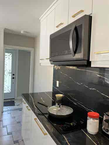 FURNISHED ROOM FOR RENT NEAR SUBWAY