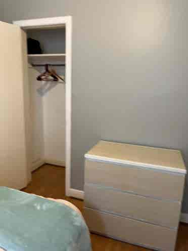 FURNISHED ROOM FOR RENT NEAR SUBWAY