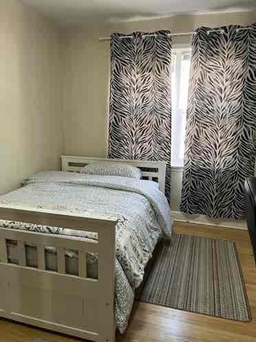 MASTER BEDROOM FOR RENT NEAR SUBWAY
