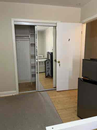MASTER BEDROOM FOR RENT NEAR SUBWAY