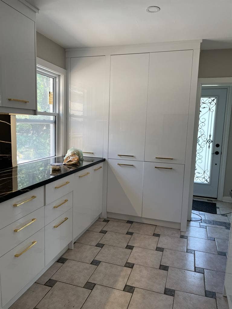 MASTER BEDROOM FOR RENT NEAR SUBWAY