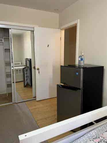 MASTER BEDROOM FOR RENT NEAR SUBWAY