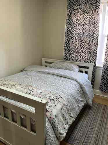 MASTER BEDROOM FOR RENT NEAR SUBWAY