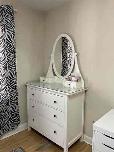 MASTER BEDROOM FOR RENT NEAR SUBWAY