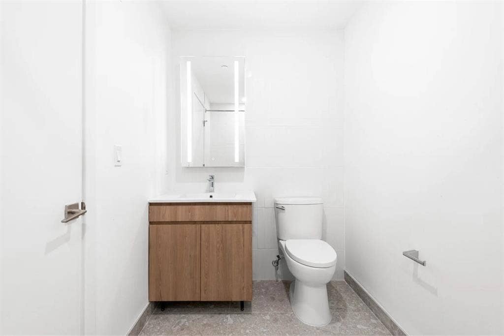🌇 Sublease – ,/mo