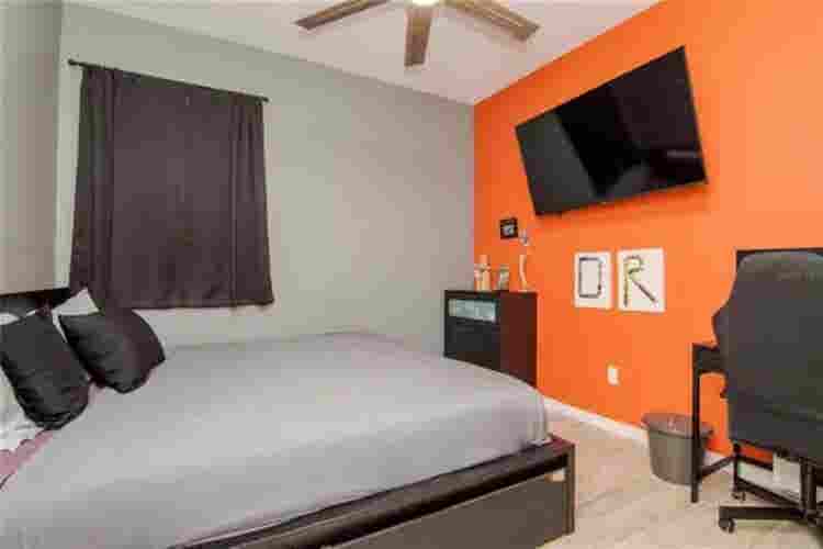 Private room with shared bathroom