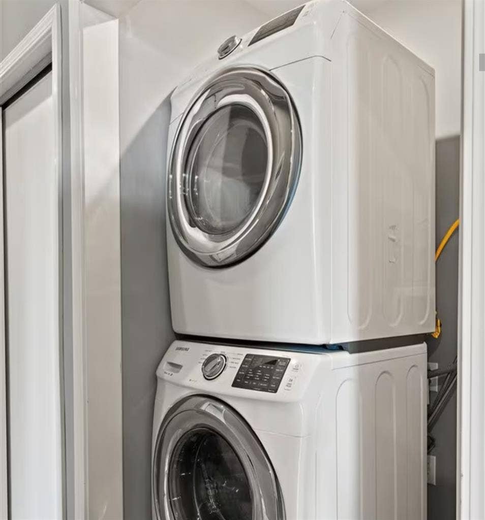 1 Bedroom/Private bathroom Oakland