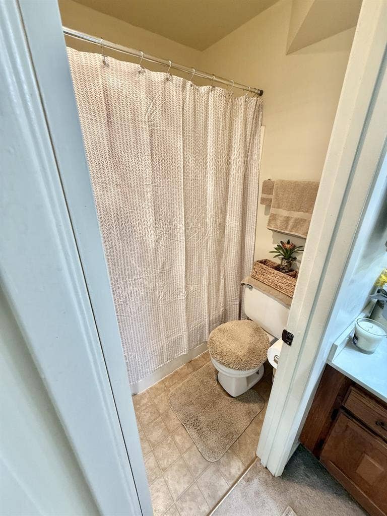 Private Bedroom & Private Bathroom