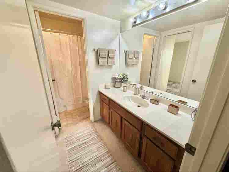 Private Bedroom & Private Bathroom