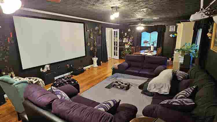 Westside room 8 mins from campus
