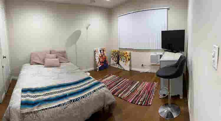 Room for rent with private toilet