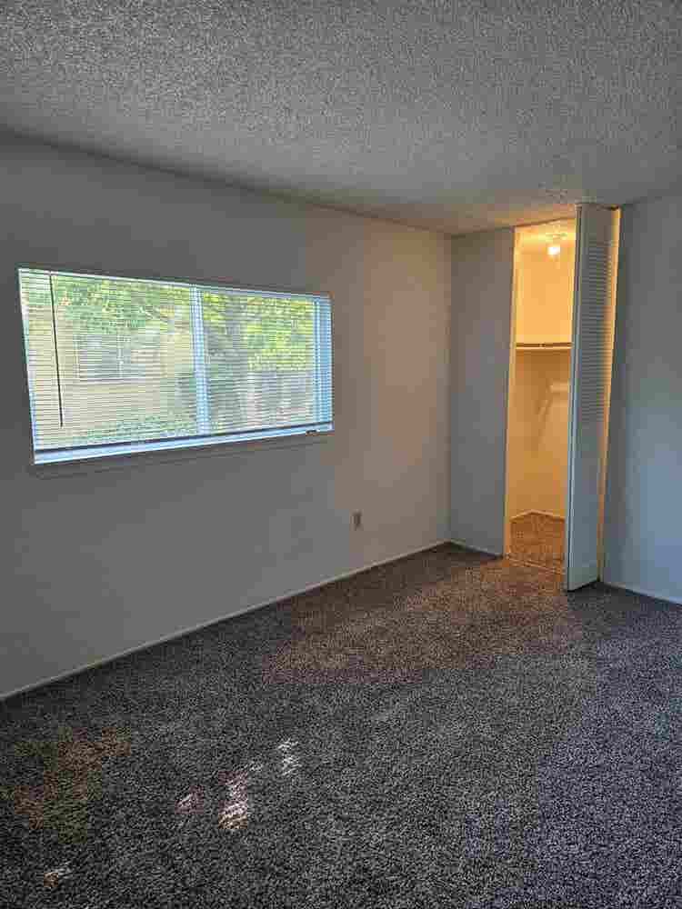 ¹²⁰⁰ sqft, Fireplace🔥 2 BR/patios