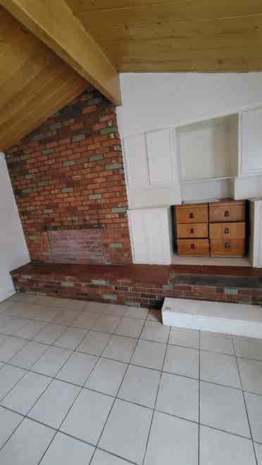 Small Room for Rent in SB