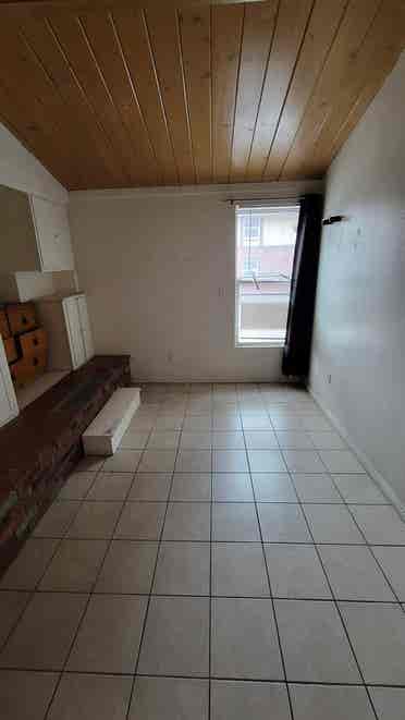 Small Room for Rent in SB
