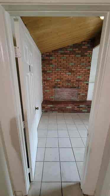 Small Room for Rent in SB