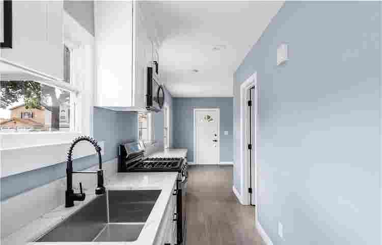 1BR with Private Backyard & Garage
