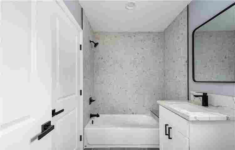 1BR with Private Backyard & Garage