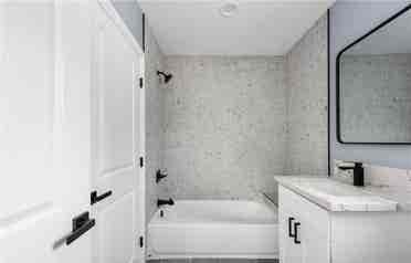 1BR with Private Backyard & Garage