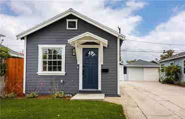 1BR with Private Backyard & Garage