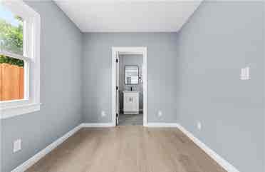 1BR with Private Backyard & Garage