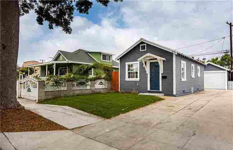 1BR with Private Backyard & Garage