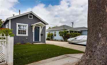 1BR with Private Backyard & Garage