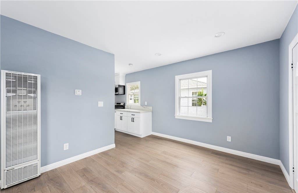 1BR with Private Backyard & Garage