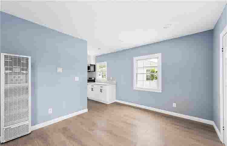 1BR with Private Backyard & Garage