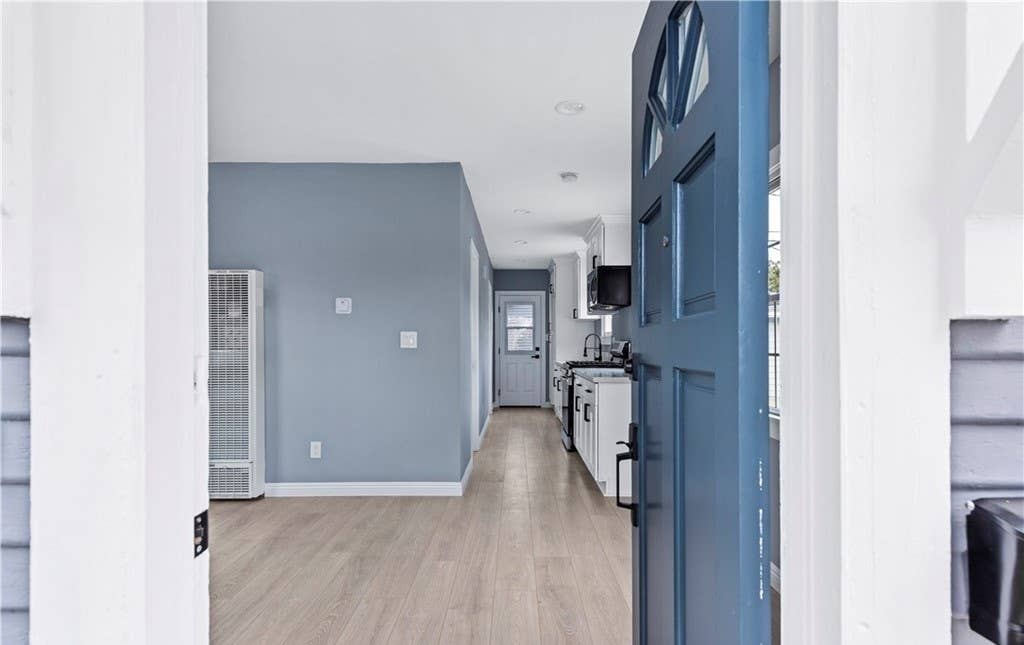 1BR with Private Backyard & Garage