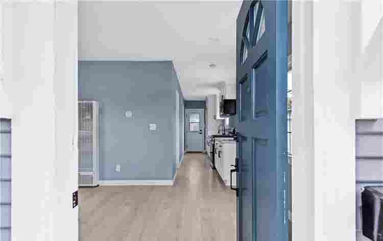 1BR with Private Backyard & Garage