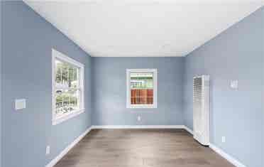 1BR with Private Backyard & Garage