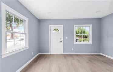 1BR with Private Backyard & Garage