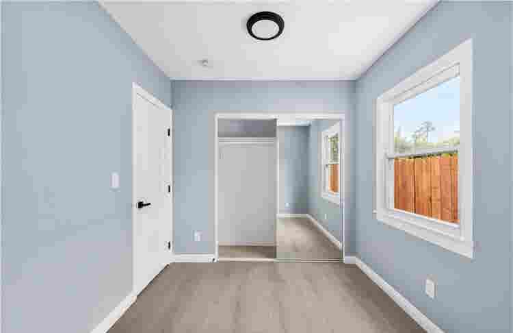 1BR with Private Backyard & Garage