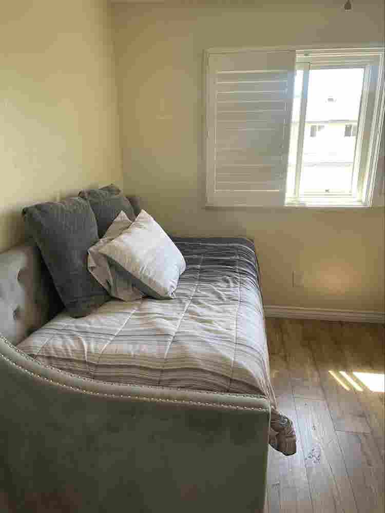 Bright, 1 Bedroom For Rentt