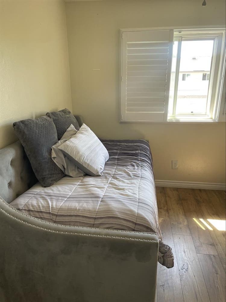 Bright, 1 Bedroom For Rentt