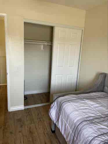 Bright, 1 Bedroom For Rentt