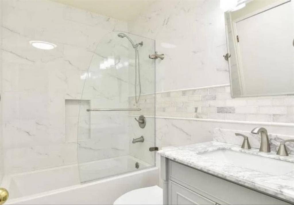 Bright, 1 Bedroom For Rentt