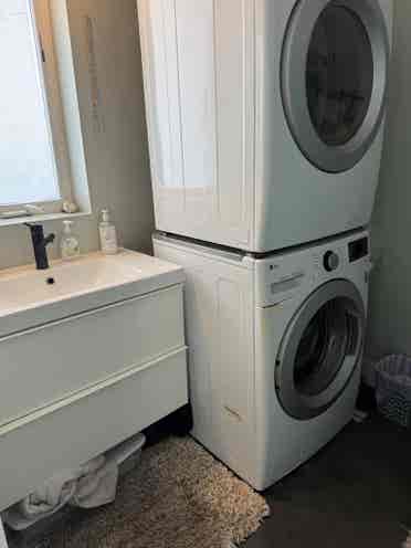North Oakland private  bedroom
