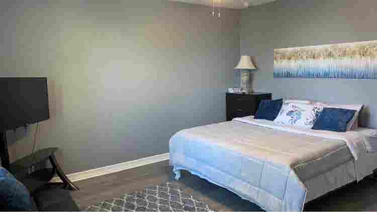 Luxury master suite bedroomm